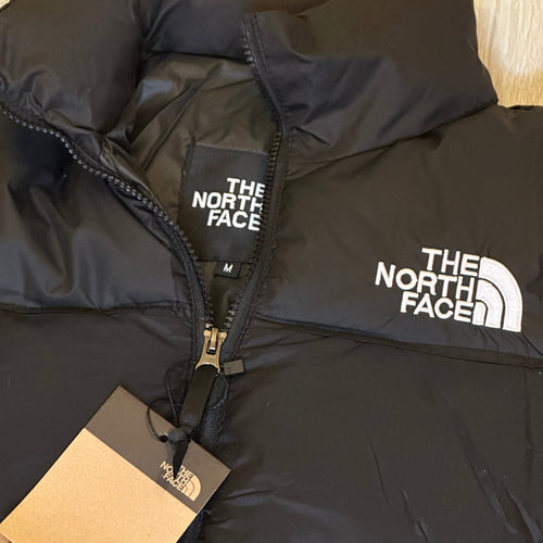 Juoda Puffer Striukė